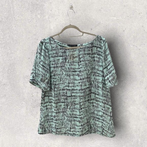 Banana Republic Tops - Banana Republic Patterned Short Sleeve Blouse, Size Large